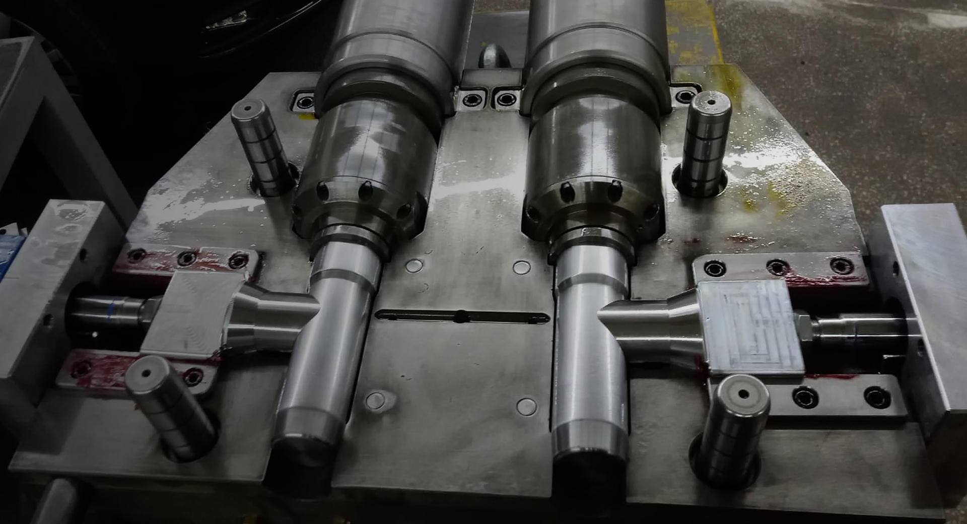 Plastik Enjeksiyon Kalıpları